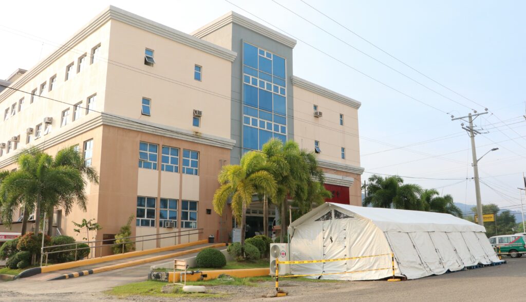 subic hospital tent2