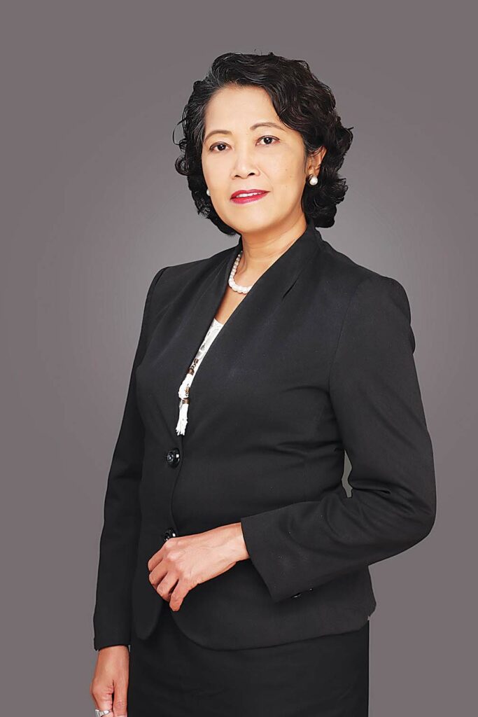 COVER4B-Coverstory4b-STORY5b_PHOTO2_Jannette Jakosalem, PHAP Vice President and Zuellig Pharma Market Director