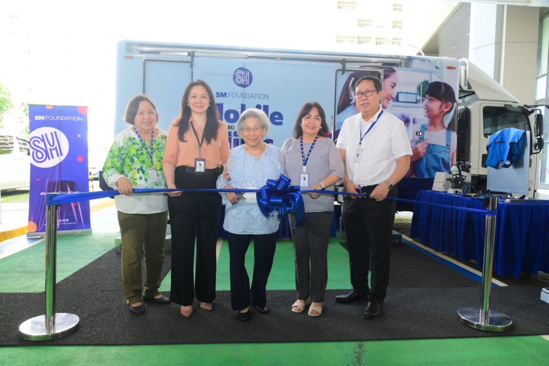 Mobile Clinic Blessing Aug 7 Sm Foundation Ngo Philippines Csr Mobile Clinic Health Prorgram
