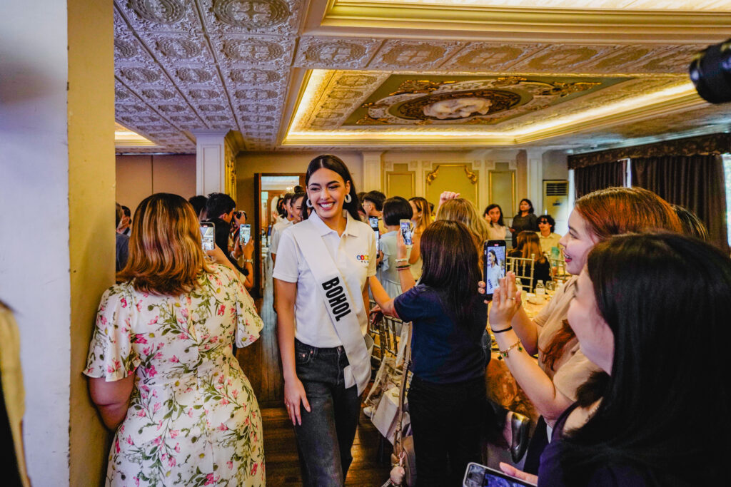 Photo3 002 Bee3557.jpg Tyra Goldman Representing Danao Bohol
