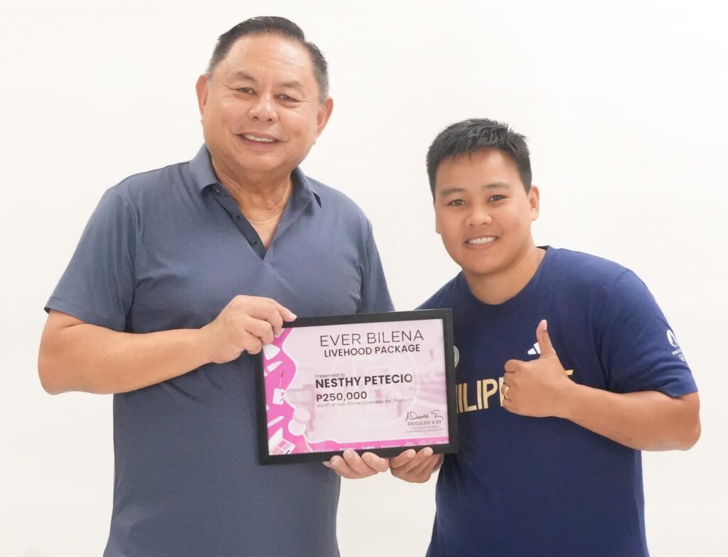 Ever Bilena Boxing Champions Nesthy Petecio And Kenneth Llover Each Receive P250k Ever Bilena Business Package Photo2