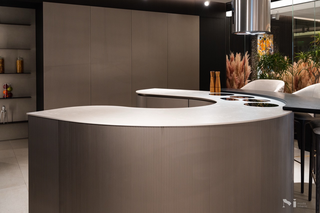 Ahead of the Curve: Moda Interni and Pedini Debut the Most Curved ...