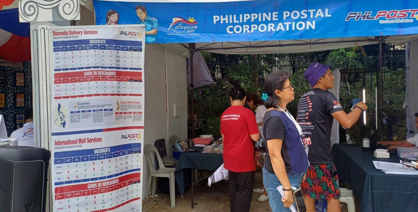 Phlpost Service Booth