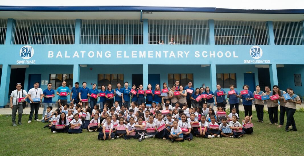 Students of Balatong Elementary School received their shoes from the Shop & Share program.
